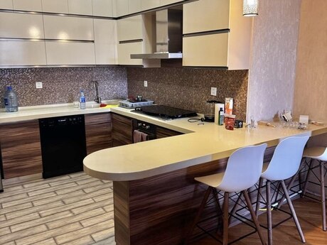 Kirayə 3 otaqlı mənzil, 110 m², Şah İsmayıl Xətai: 1 100 ₼/ay 5