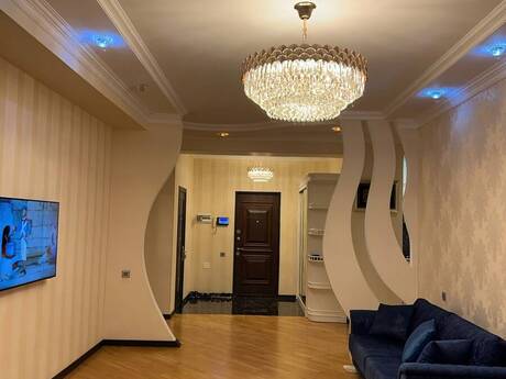 3-room apartment for rent, 125 m², Nəsimi: 900 ₼/mo 3