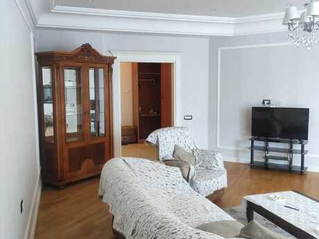 Kirayə 3 otaqlı mənzil, 132 m², 28 May: 1 500 ₼/ay 4