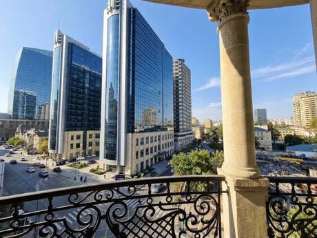 Elan №6446269 - Bakı, 28 May m., 4 otaqlı, 215 m², 7/17 mərtəbə