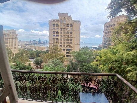 Elan №6446283 - Bakı, İçəri Şəhər m., 2 otaqlı, 60 m², 3/5 mərtəbə
