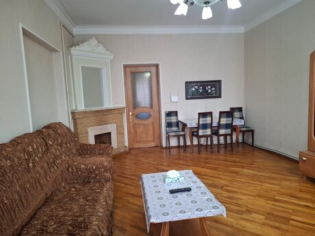 3-room apartment for rent, 80 m², Sahil: 1 000 ₼/mo 4