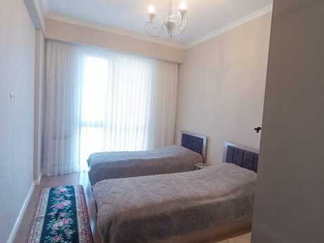 Kirayə 2 otaqlı mənzil, 75 m², İnşaatçılar: 700 ₼/ay 4