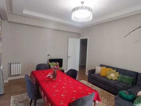 Kirayə 2 otaqlı mənzil, 75 m², İnşaatçılar: 700 ₼/ay 2
