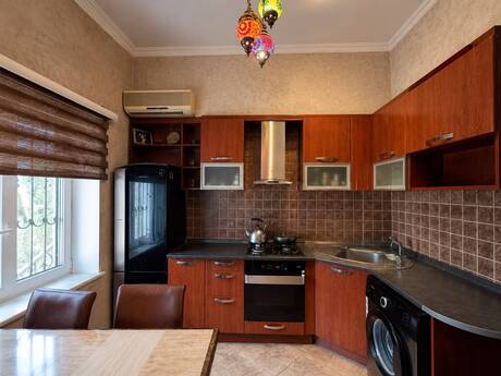 Elan №6446418 - Bakı, İçəri Şəhər m., 2 otaqlı, 70 m², 3/5 mərtəbə