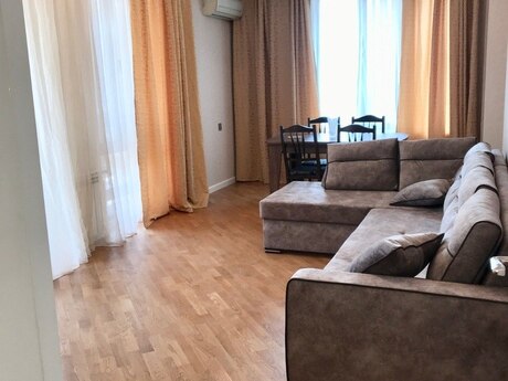 Kirayə 2 otaqlı mənzil, 75 m², 28 May: 1 200 ₼/ay 2