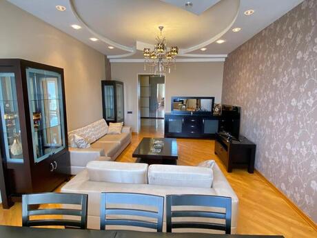 3-room apartment for rent, 130 m², Nəsimi: 800 ₼/mo 4