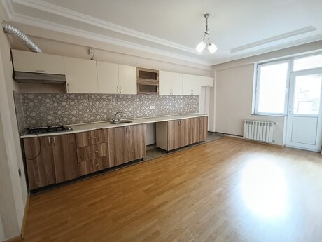 Kirayə 2 otaqlı mənzil, 75 m², İnşaatçılar: 550 ₼/ay 2