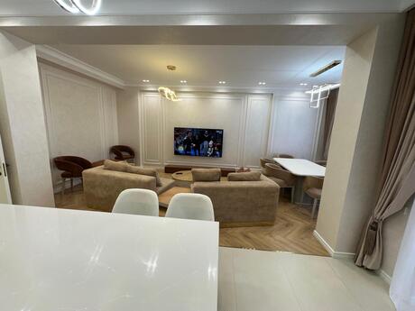 Kirayə 4 otaqlı mənzil, 180 m², İzmir Residence: 4 000 ₼/ay 3
