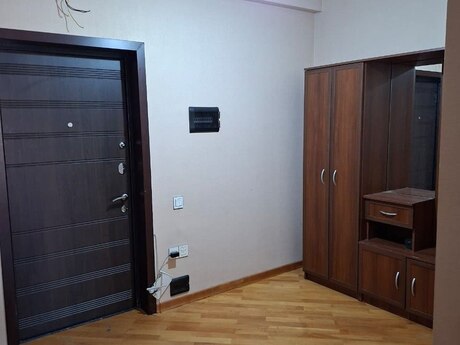 Kirayə 3 otaqlı mənzil, 100 m², İnşaatçılar: 799 ₼/ay 3