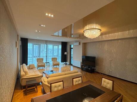 Elan №6446874 - Bakı, Şah İsmayıl Xətai m., 3 otaqlı, 250 m², 17/24 mərtəbə