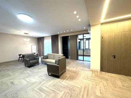 Elan №6446925 - Bakı, Şıxov q., 3 otaqlı, 160 m², 2/7 mərtəbə