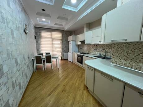 Kirayə 4 otaqlı mənzil, 148 m², Ağ şəhər: 1 400 ₼/ay 3