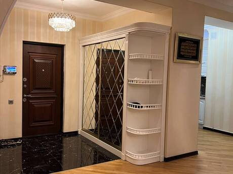 3-room apartment for rent, 125 m², Nəsimi: 900 ₼/mo 4