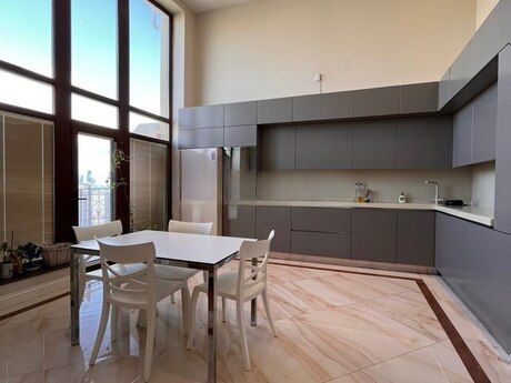 Kirayə 3 otaqlı mənzil, 170 m², Nizami: 1 600 ₼/ay 3