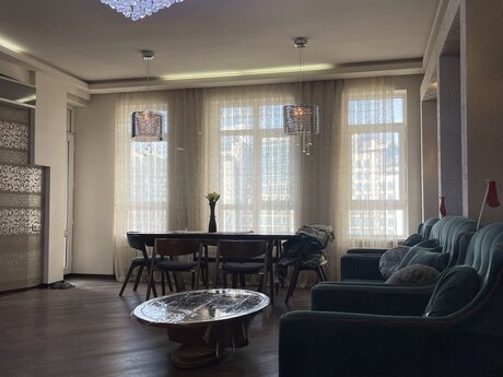 Elan №6447104 - Bakı, 8 Noyabr m., 3 otaqlı, 150 m², 11/22 mərtəbə