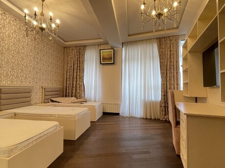 Elan №6447104 - Bakı, 8 Noyabr m., 3 otaqlı, 150 m², 11/22 mərtəbə