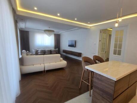 Ağ şəhərdə 3 otaqlı yeni tikili mənzil kirayə verilir, 160 m², 4 000 AZN/ay, şəkil 3 / 12