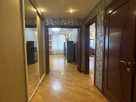 3-room apartment, 130 m², Şah İsmayıl Xətai: 385 000 ₼ 5