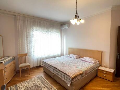 Kirayə 3 otaqlı mənzil, 130 m², 28 May: 1 300 ₼/ay 3