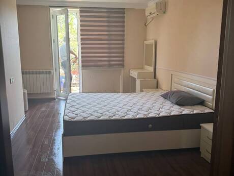 Kirayə 3 otaqlı mənzil, 70 m², İçəri Şəhər: 800 ₼/ay 3