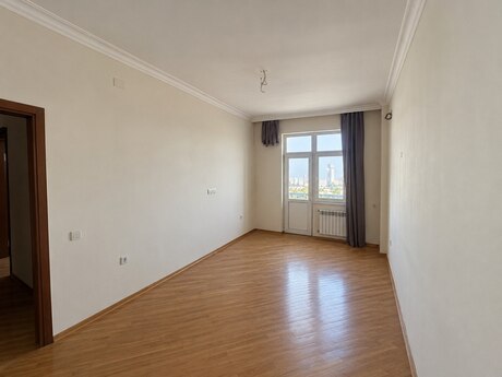 3-комнатная квартира, 138 м², 20 Yanvar: 275 000 ₼ 4