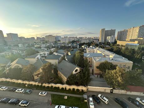 4-комнатная квартира, 140 м², 20 Yanvar: 350 000 ₼ 4