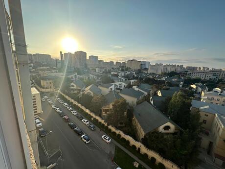 4-комнатная квартира, 140 м², 20 Yanvar: 350 000 ₼ 5