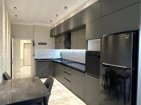 Elan №6447492 - Bakı, Qara Qarayev m., 2 otaqlı, 95 m², 3/17 mərtəbə