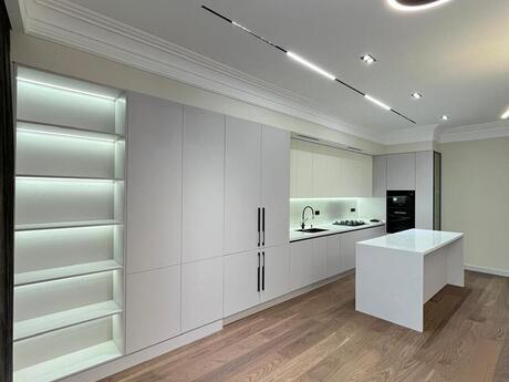 4 otaqlı mənzil, 190 m², 28 May: 1 200 000 ₼ 4