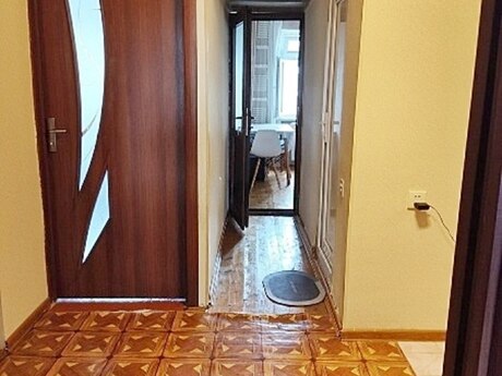 Xalqlar Dostluğunda 2 otaqlı köhnə tikili mənzil satılır, 50 m², 130 000 AZN, şəkil 3 / 8