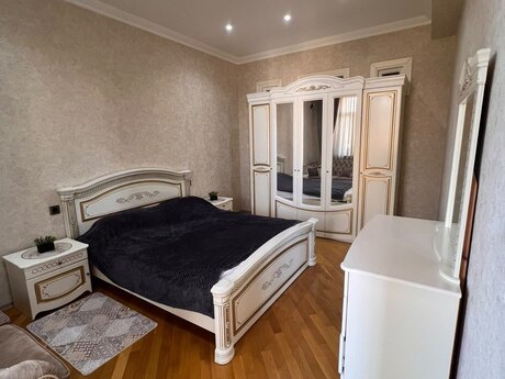 4-room apartment for rent, 180 m², Nəriman Nərimanov: 1 300 ₼/mo 4