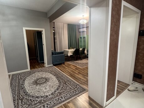 Аренда: 2-комнатная квартира, 70 м², 8 Noyabr: 850 ₼/мес 2
