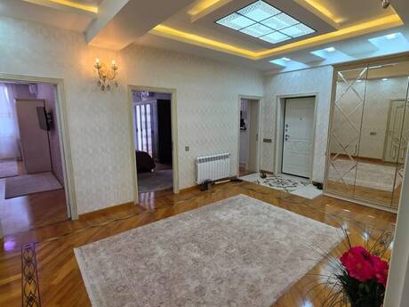 Elan №6447972 - Bakı, Elmlər Akademiyası m., 3 otaqlı, 135 m², 9/18 mərtəbə