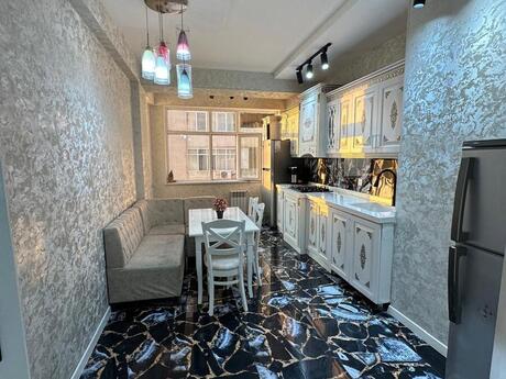 3 otaqlı mənzil, 165 m², İnşaatçılar: 280 000 ₼ 2
