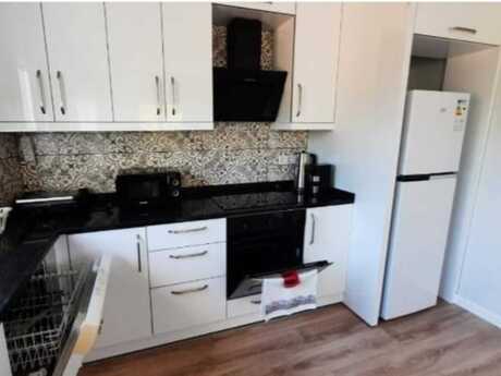 3-room apartment for rent, 134 m², Memar Əcəmi: 100 ₼/mo 3
