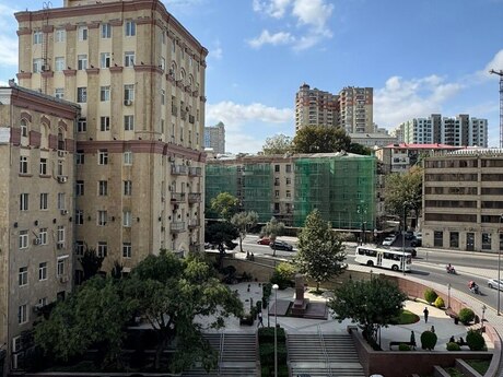 6-комнатная квартира, 550 м², Elmlər Akademiyası: 950 000 ₼ 2
