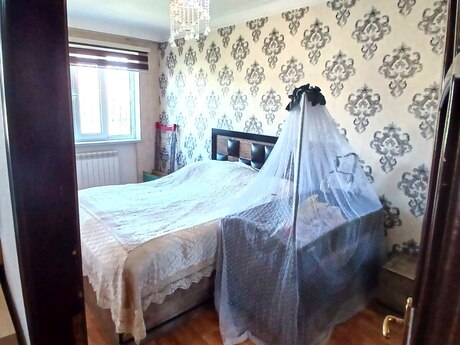 3-room apartment for rent, 80 m², Bakıxanov: 799 ₼/mo 4