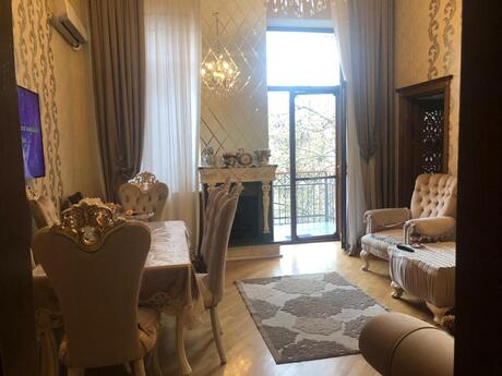 3 rooms · 95 m² · floor 3/5, 28 May