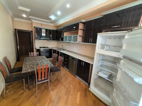Kirayə 3 otaqlı mənzil, 120 m², Şah İsmayıl Xətai: 850 ₼/ay 4