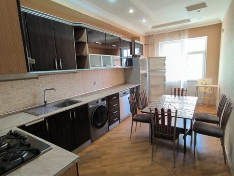 Kirayə 3 otaqlı mənzil, 120 m², Şah İsmayıl Xətai: 850 ₼/ay 3
