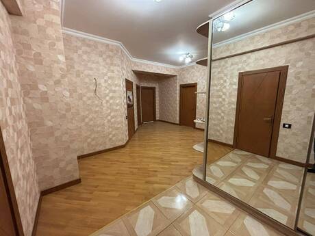 3-комнатная квартира, 127 м², Həzi Aslanov: 368 000 ₼ 2