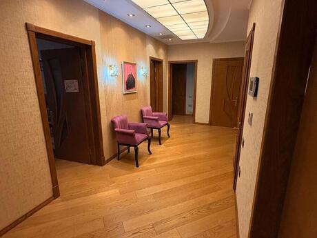 4-room apartment, 175 m², 8 Noyabr: 450 000 ₼ 3