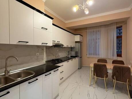 Elan №6448641 - Bakı, Şah İsmayıl Xətai m., 2 otaqlı, 104 m², 2/18 mərtəbə