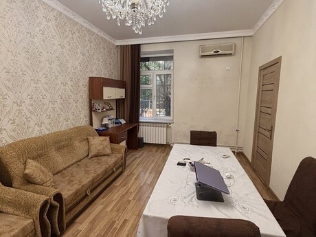 3-комнатная квартира, 80 м², Elmlər Akademiyası: 250 000 ₼ 2