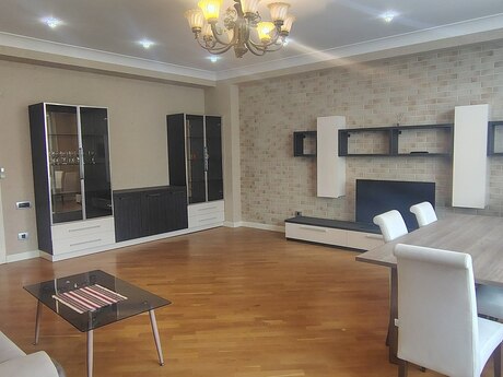 Kirayə 3 otaqlı mənzil, 180 m², 28 May: 2 200 ₼/ay 4