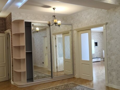 Kirayə 3 otaqlı mənzil, 180 m², 28 May: 2 200 ₼/ay 5