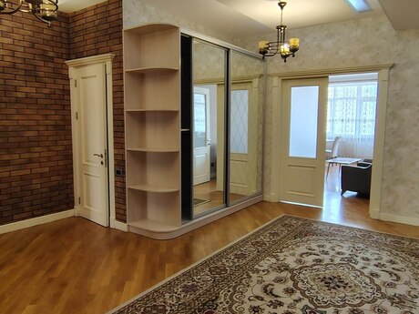 Kirayə 3 otaqlı mənzil, 180 m², 28 May: 2 200 ₼/ay 2