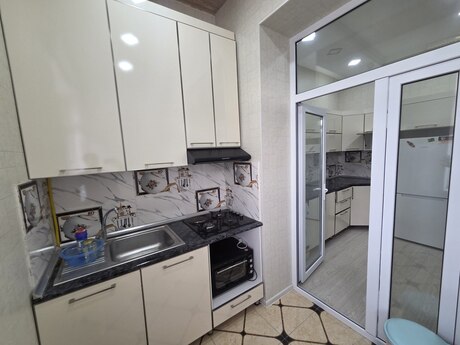 3-комнатная квартира, 90 м², 28 May: 340 000 ₼ 2