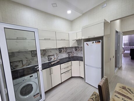 3-комнатная квартира, 90 м², 28 May: 340 000 ₼ 5